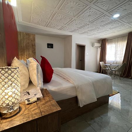 Urban Rootz Hotel อาบูจา ภายนอก รูปภาพ