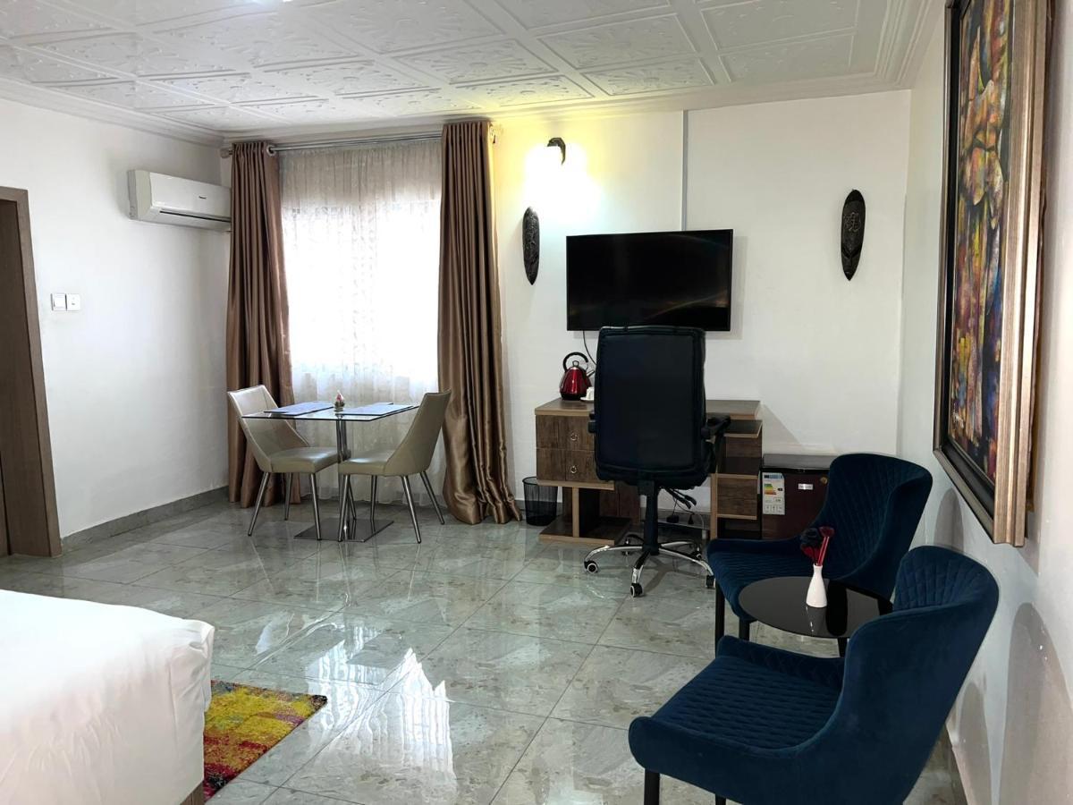 Urban Rootz Hotel อาบูจา ภายนอก รูปภาพ