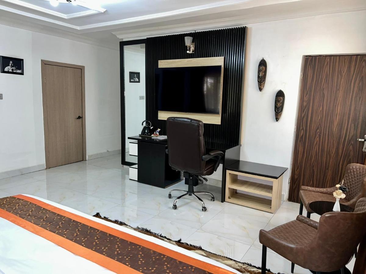 Urban Rootz Hotel อาบูจา ภายนอก รูปภาพ