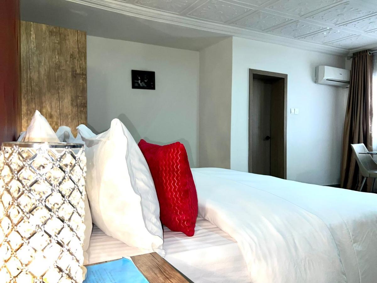 Urban Rootz Hotel อาบูจา ภายนอก รูปภาพ