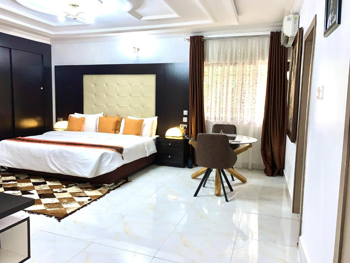 Urban Rootz Hotel อาบูจา ภายนอก รูปภาพ