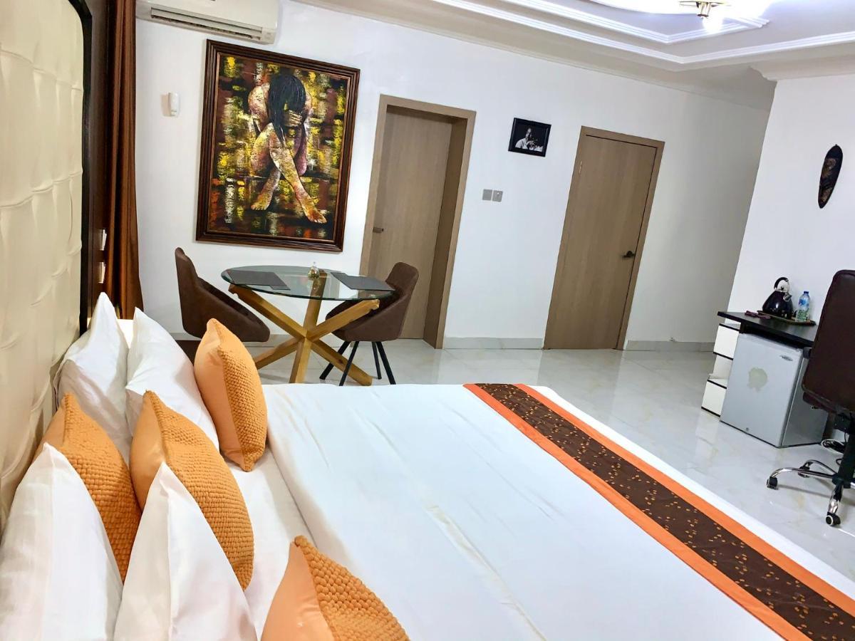 Urban Rootz Hotel อาบูจา ภายนอก รูปภาพ