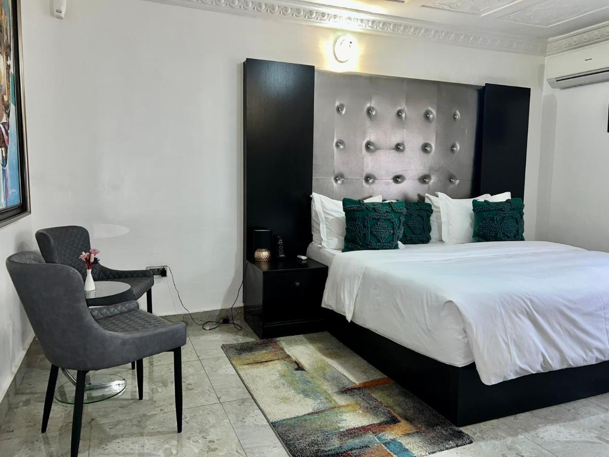 Urban Rootz Hotel อาบูจา ภายนอก รูปภาพ