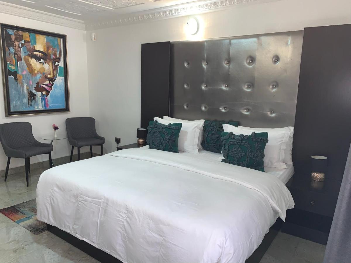 Urban Rootz Hotel อาบูจา ภายนอก รูปภาพ