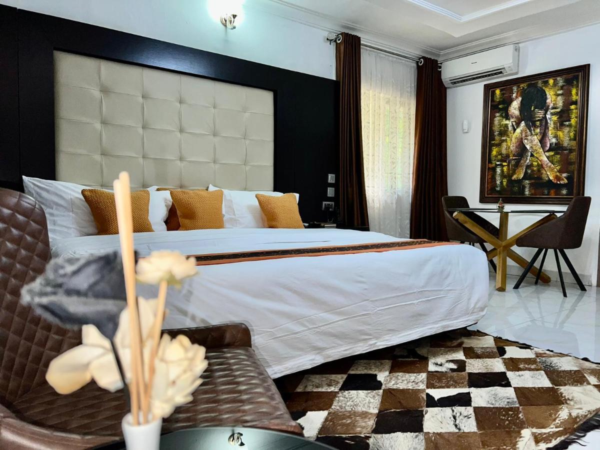Urban Rootz Hotel อาบูจา ภายนอก รูปภาพ