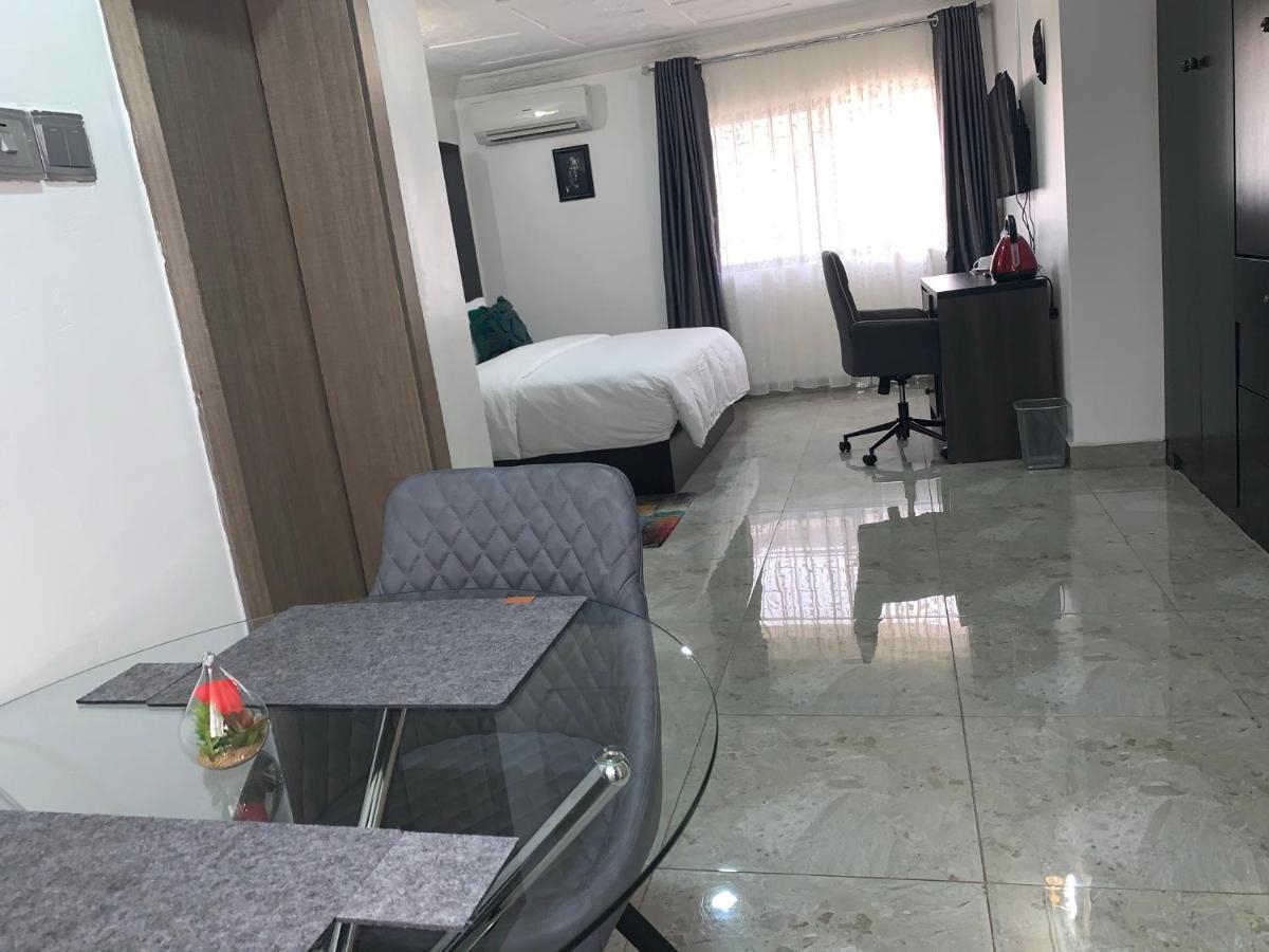 Urban Rootz Hotel อาบูจา ภายนอก รูปภาพ