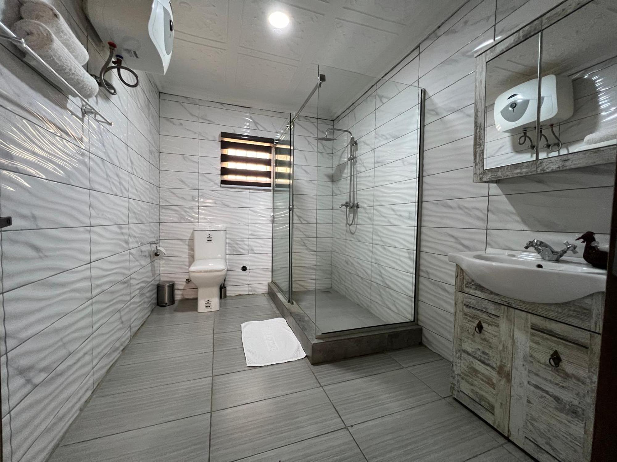 Urban Rootz Hotel อาบูจา ภายนอก รูปภาพ