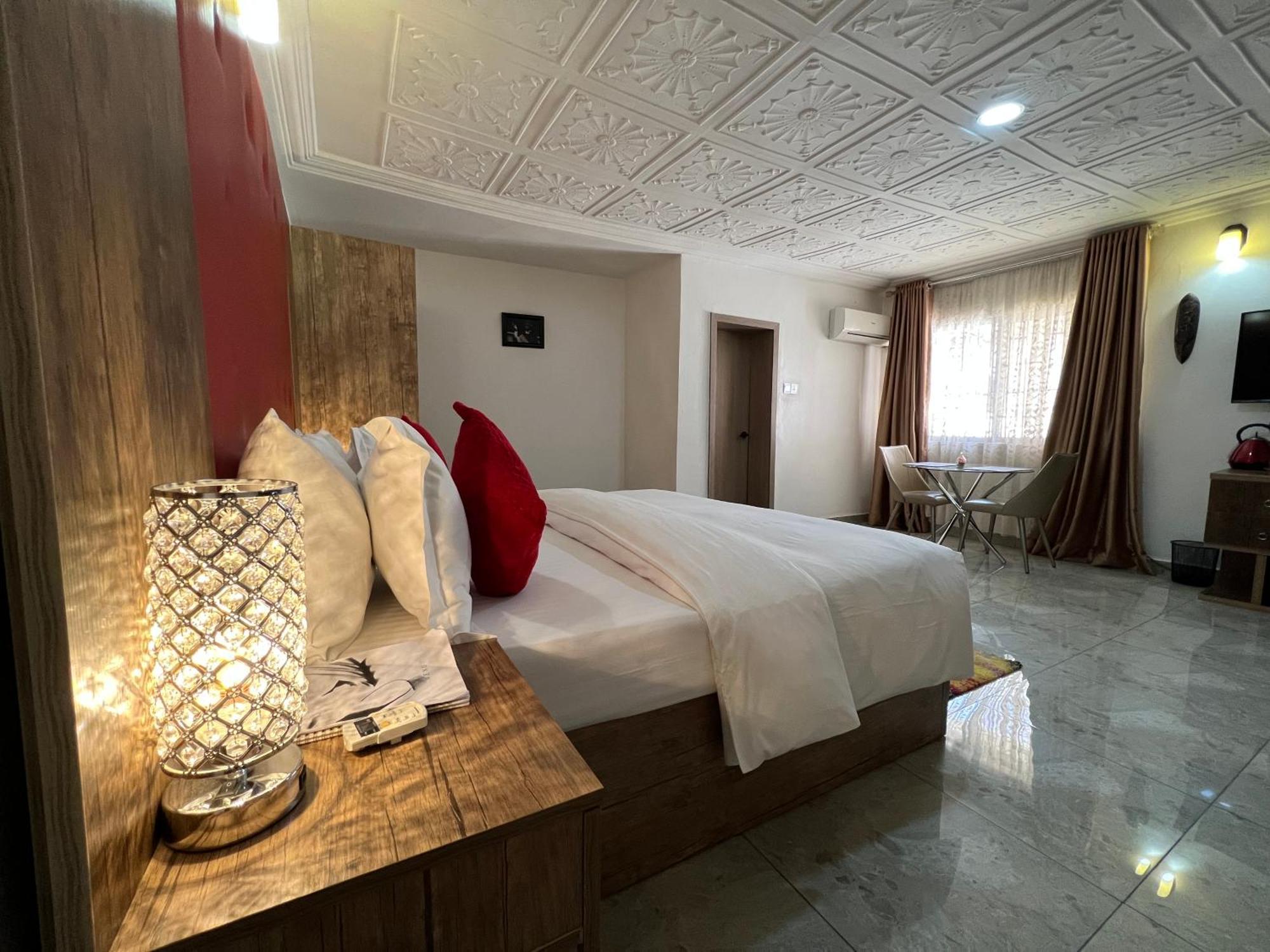 Urban Rootz Hotel อาบูจา ภายนอก รูปภาพ