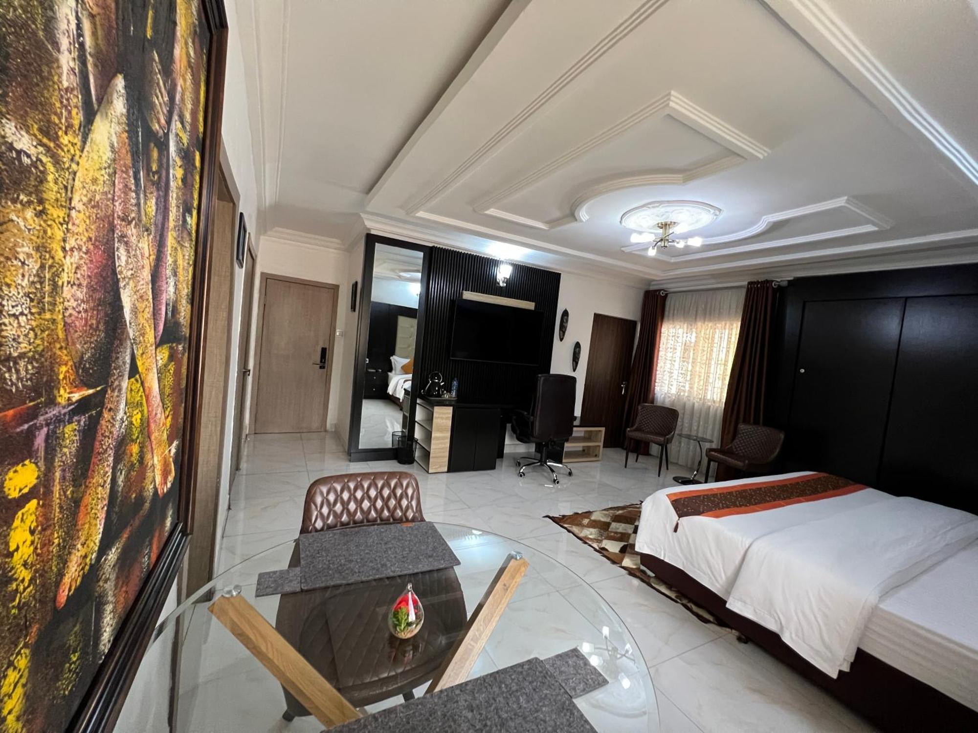 Urban Rootz Hotel อาบูจา ภายนอก รูปภาพ
