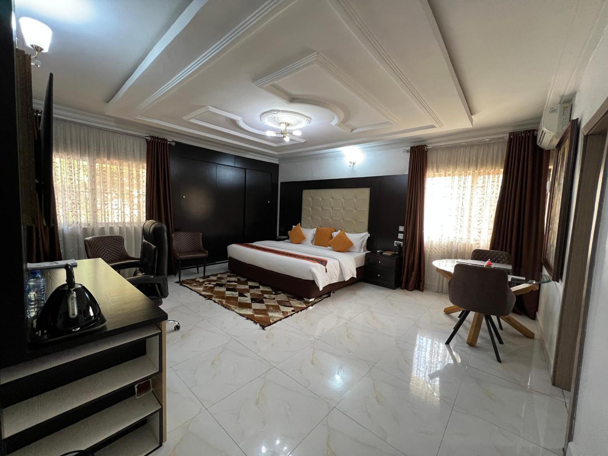 Urban Rootz Hotel อาบูจา ภายนอก รูปภาพ