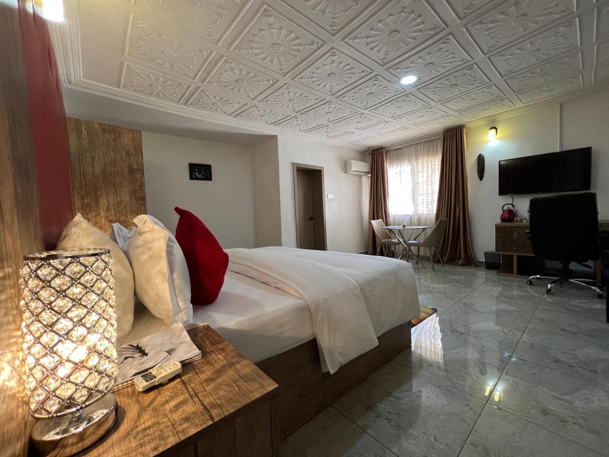 Urban Rootz Hotel อาบูจา ภายนอก รูปภาพ