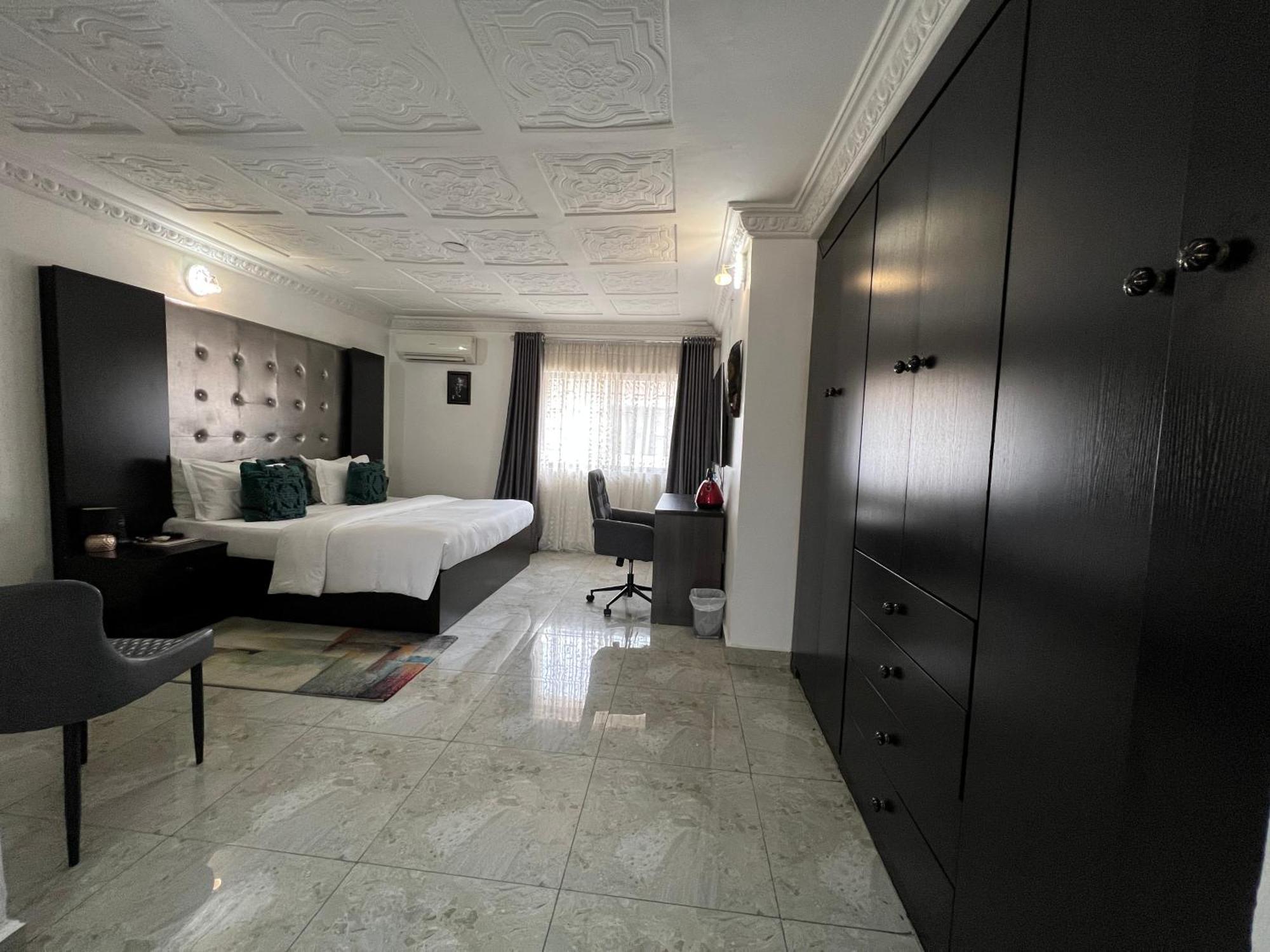 Urban Rootz Hotel อาบูจา ภายนอก รูปภาพ