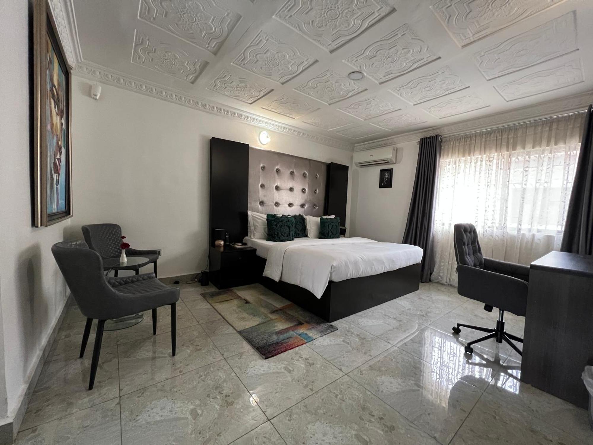Urban Rootz Hotel อาบูจา ภายนอก รูปภาพ