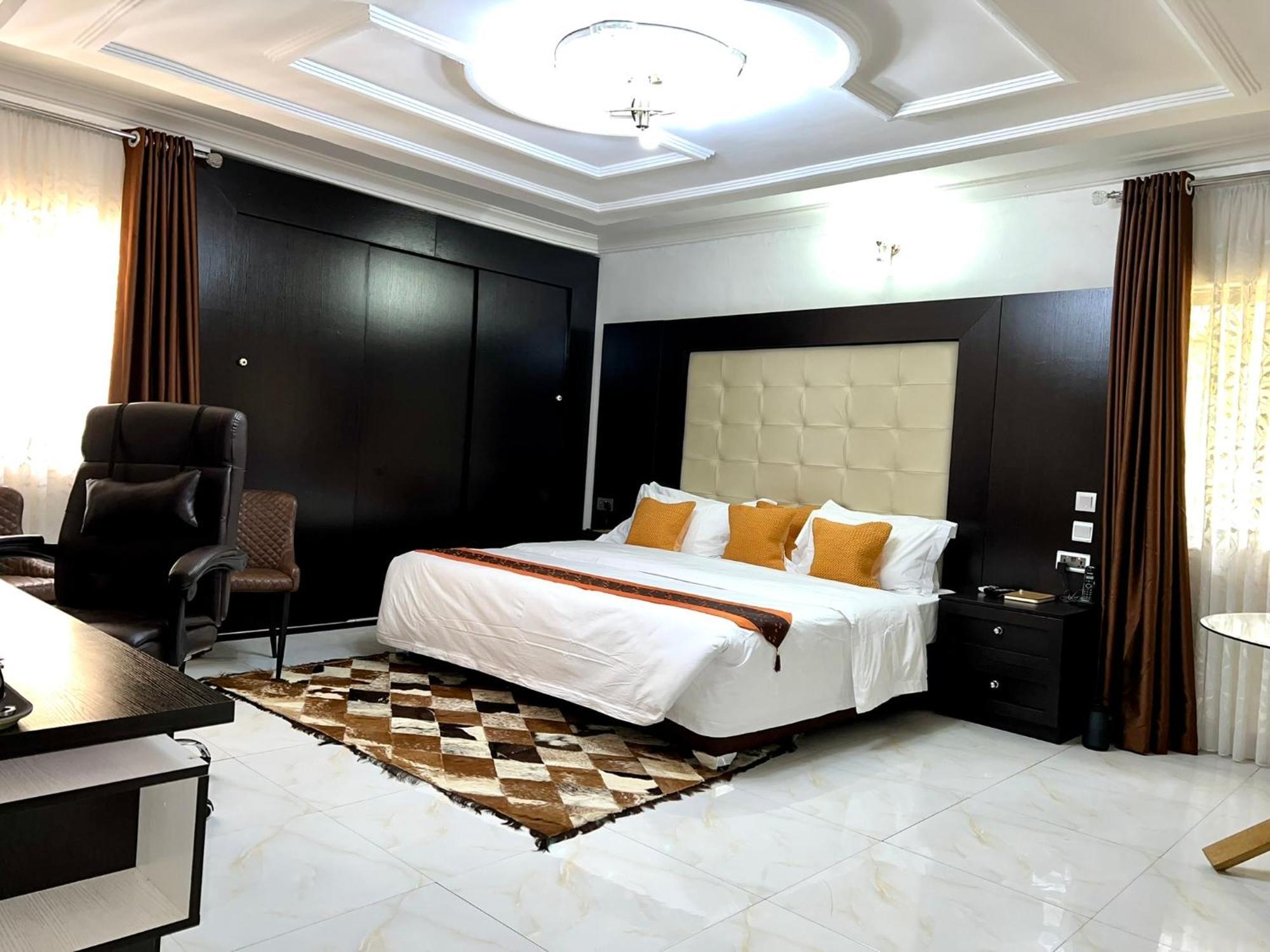 Urban Rootz Hotel อาบูจา ภายนอก รูปภาพ