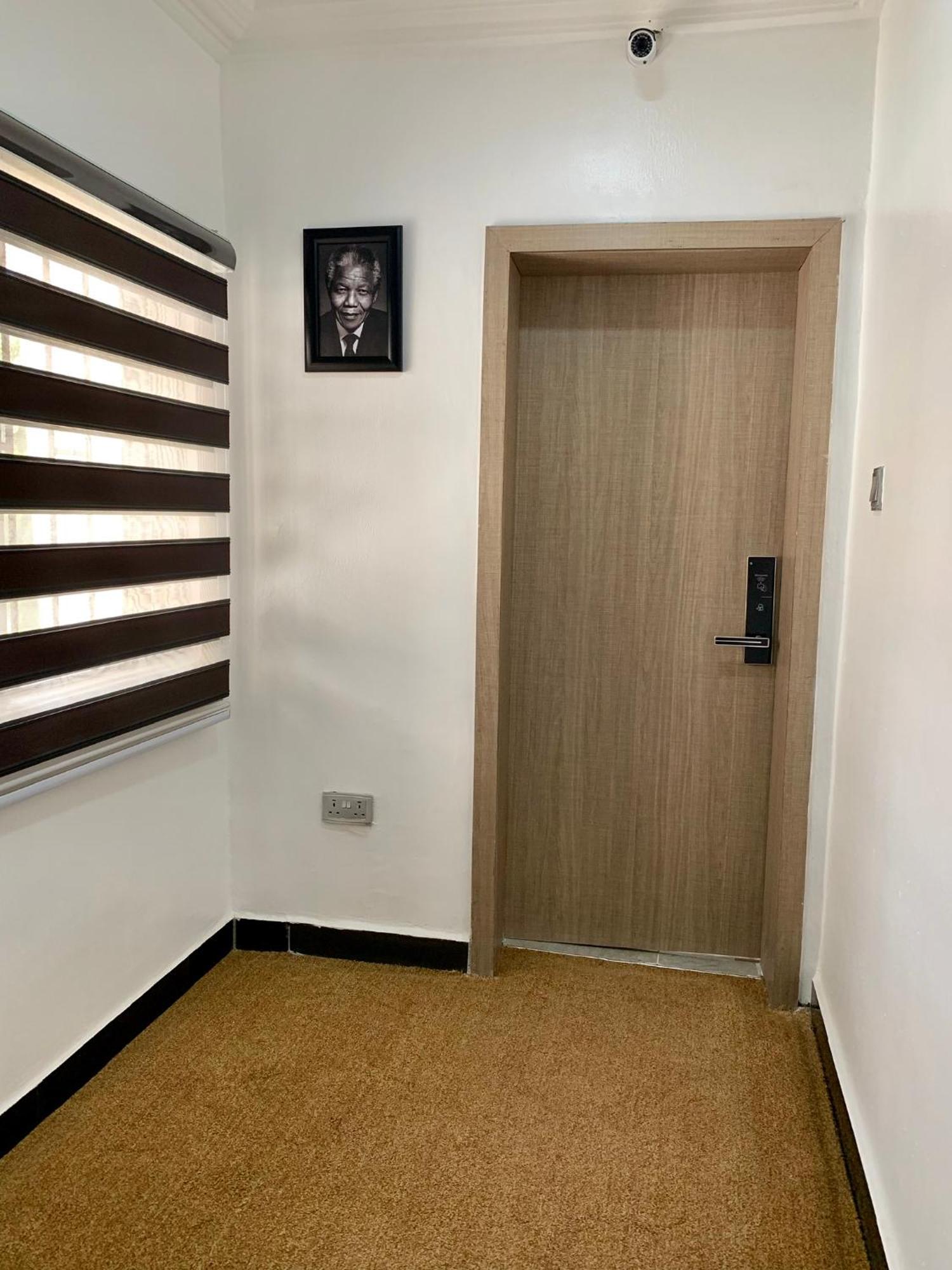 Urban Rootz Hotel อาบูจา ภายนอก รูปภาพ